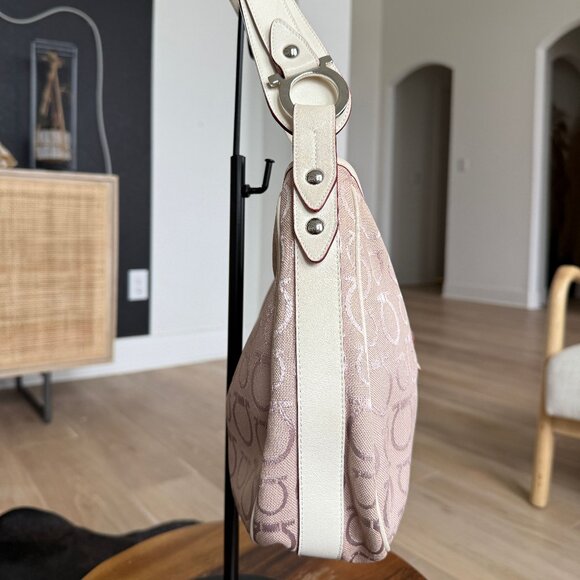 Salvatore Ferragamo Gancini Pink Canvas Shoulder Bag - Picture 4 of 9